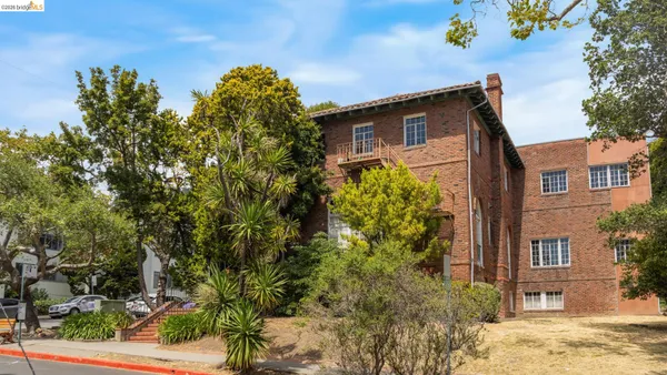 $1,950,000 | 2510 Le Conte Avenue, Berkeley, CA 94709
