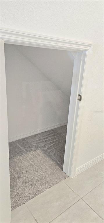 5000 Revolutionary Way St. Cloud, FL 34769 - Photo 20 of 32 a view of a bathtub in hallway