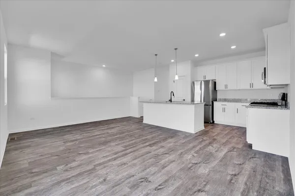 $2,650 | 4303 Chelsea Mnr Circle, Aurora, IL 60504