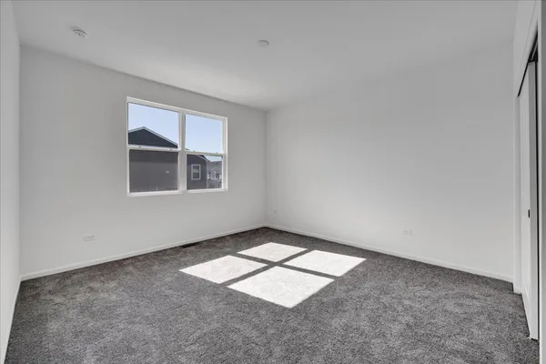 $2,650 | 4303 Chelsea Mnr Circle, Aurora, IL 60504