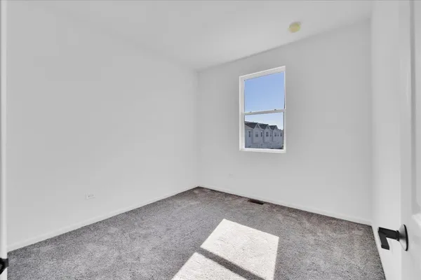 $2,650 | 4303 Chelsea Mnr Circle, Aurora, IL 60504