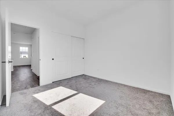 $2,650 | 4303 Chelsea Mnr Circle, Aurora, IL 60504