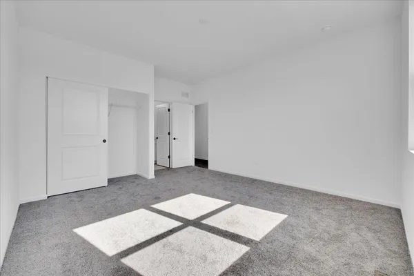 $2,650 | 4303 Chelsea Mnr Circle, Aurora, IL 60504