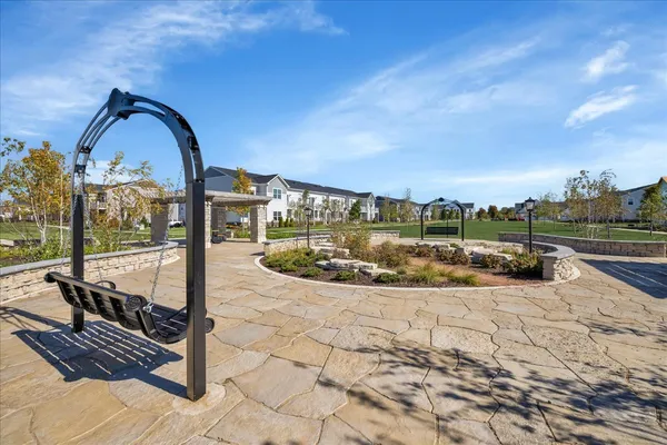 $2,650 | 4303 Chelsea Mnr Circle, Aurora, IL 60504