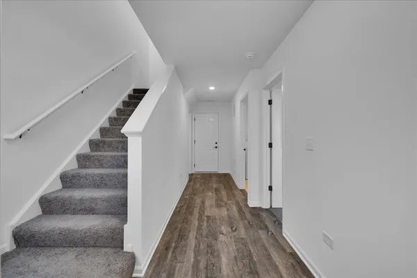 $2,650 | 4303 Chelsea Mnr Circle, Aurora, IL 60504