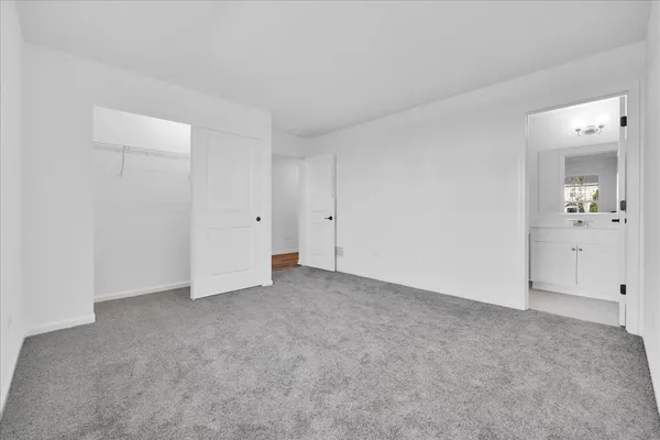 $2,650 | 4303 Chelsea Mnr Circle, Aurora, IL 60504