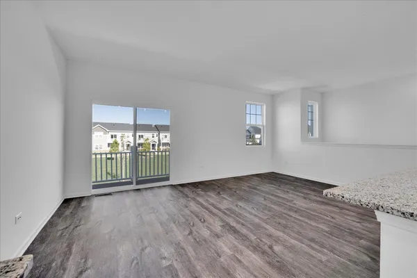 $2,650 | 4303 Chelsea Mnr Circle, Aurora, IL 60504