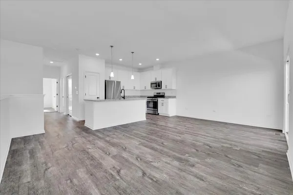 $2,650 | 4303 Chelsea Mnr Circle, Aurora, IL 60504