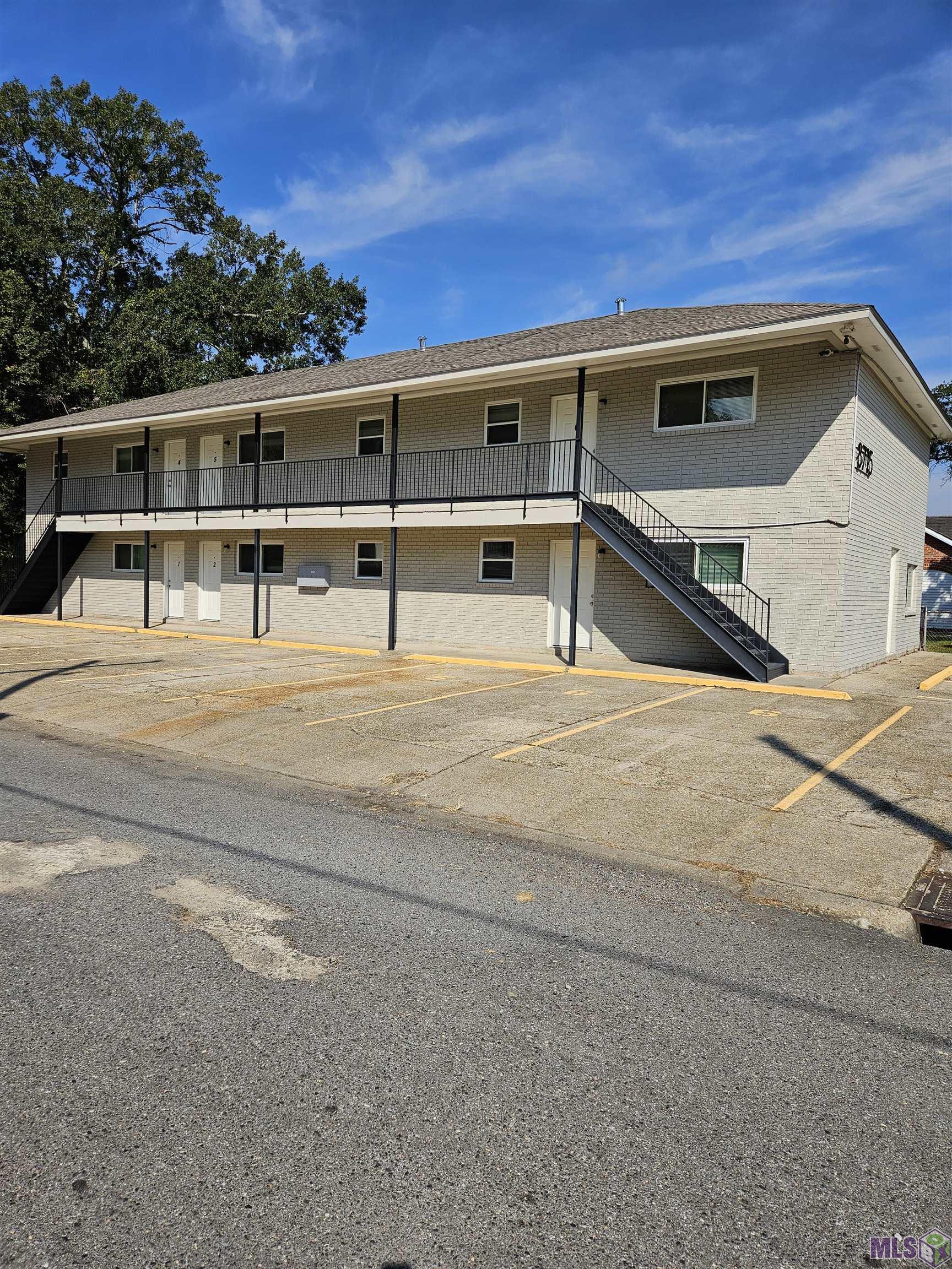 8715 Scenic Highway Baton Rouge, LA 70807 - Photo 2 of 9