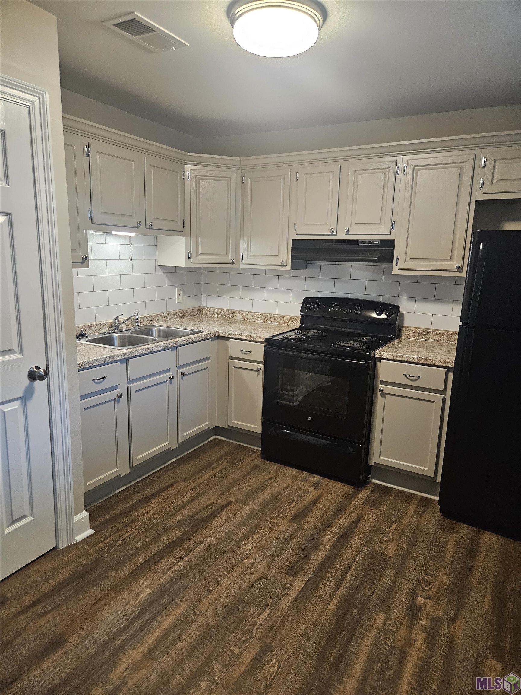 8715 Scenic Highway Baton Rouge, LA 70807 - Photo 4 of 9