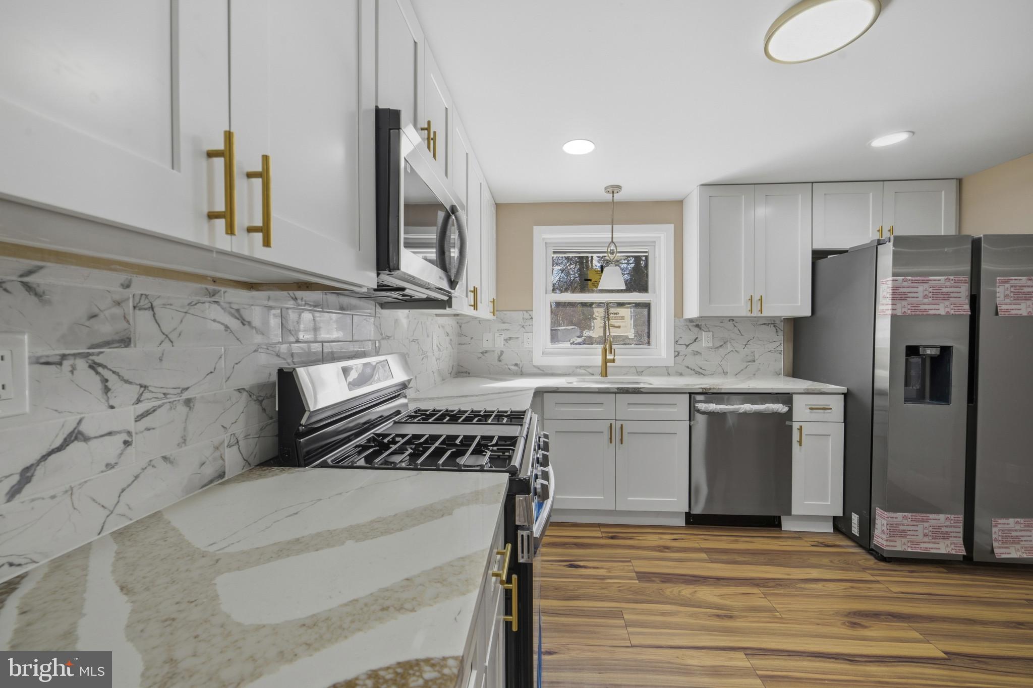 46 Trenton Avenue Clementon, NJ 08021 - Photo 7 of 27