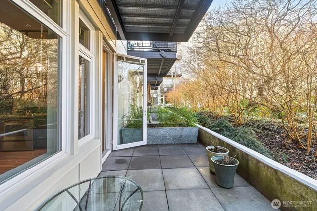 $315,000 | 15100 6th Avenue Southwest, Unit 312, Burien, WA 98166