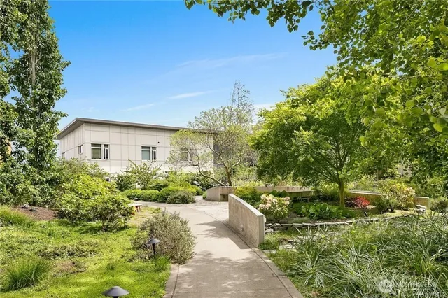 $315,000 | 15100 6th Avenue Southwest, Unit 312, Burien, WA 98166