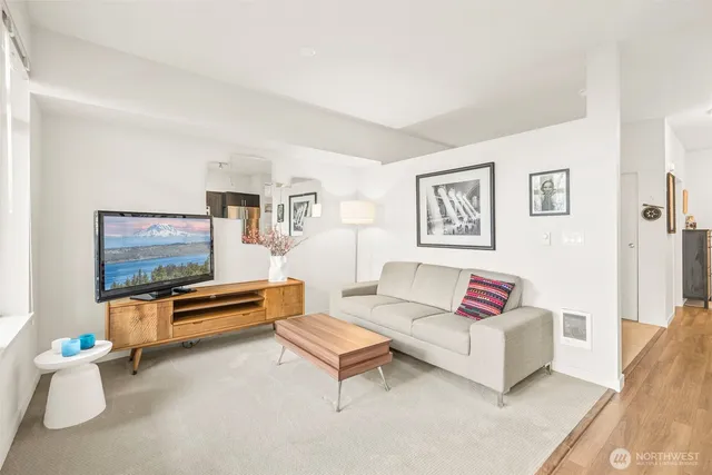 $315,000 | 15100 6th Avenue Southwest, Unit 312, Burien, WA 98166