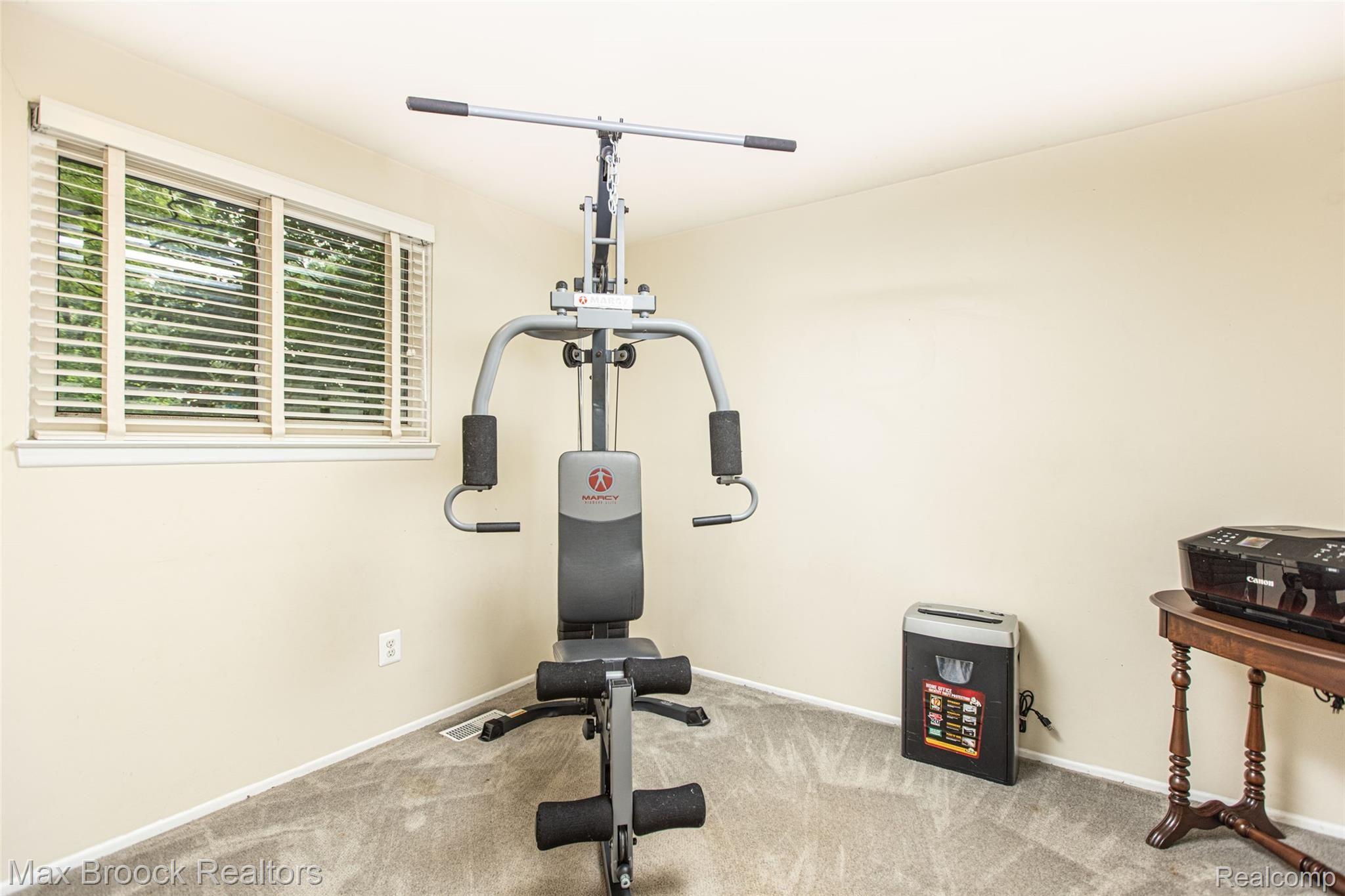 2633 Rambling Way Bloomfield Hills, MI 48302 - Photo 22 of 30 -17.jpg