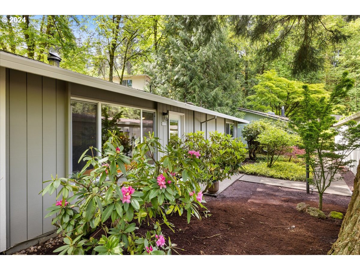 4432 Northwest Barnes Road Portland, OR 97210 - Photo 3 of 36