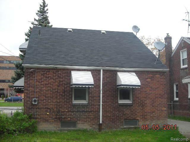 21978 Moross Road Grosse Pointe, MI 48236 - Photo 12 of 13 back of house