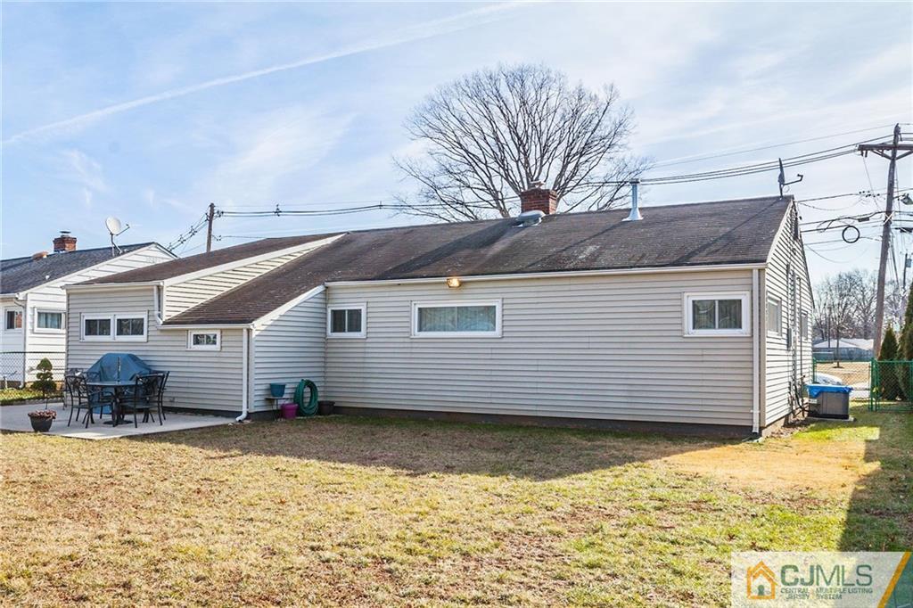 156 Winthrop Road Edison, NJ 08817 - Photo 12 of 28 a view of a house with a yard