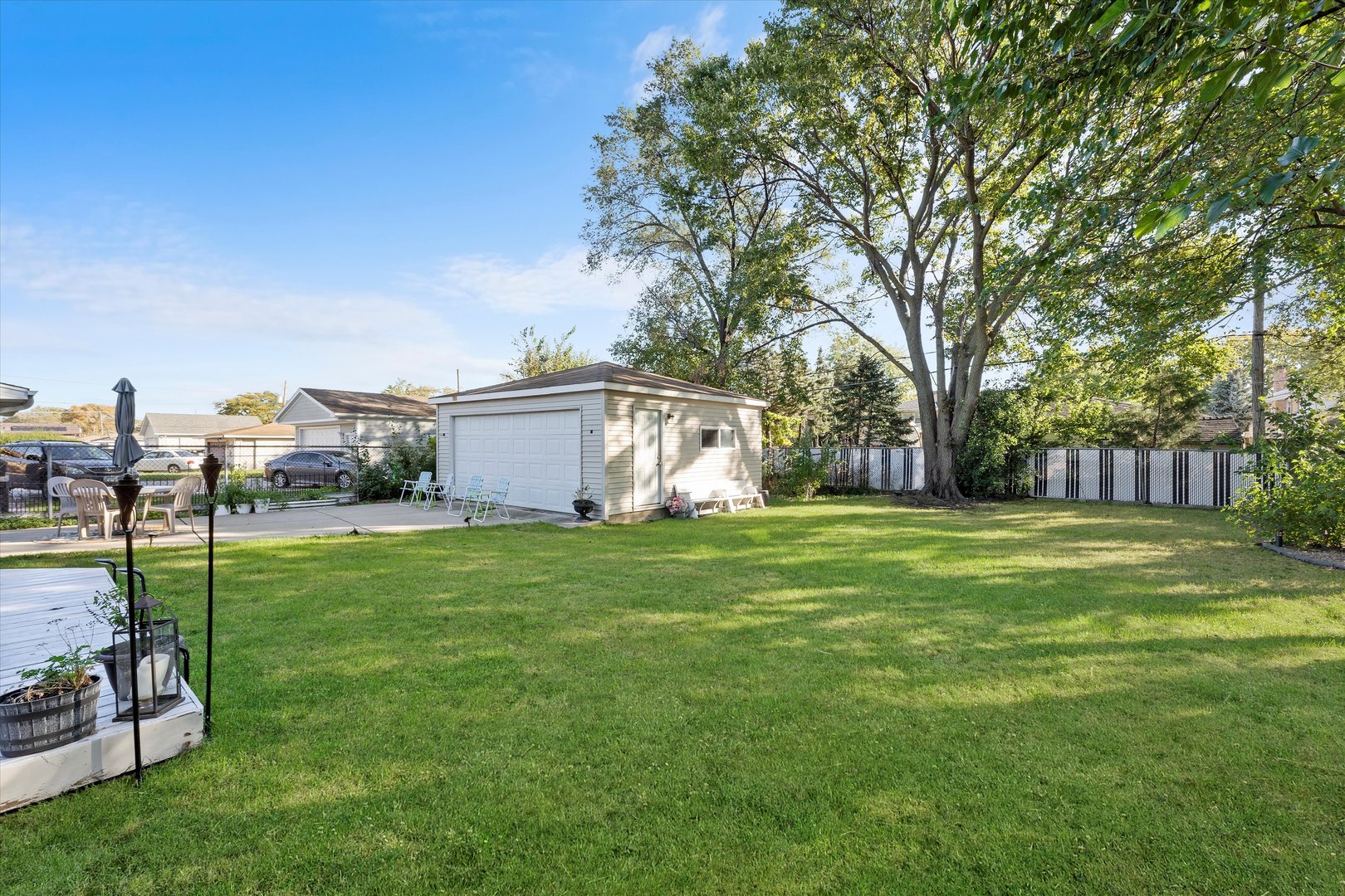 7749 South Octavia Avenue Bridgeview, IL 60455 - Photo 28 of 35 a view of a house with a back yard