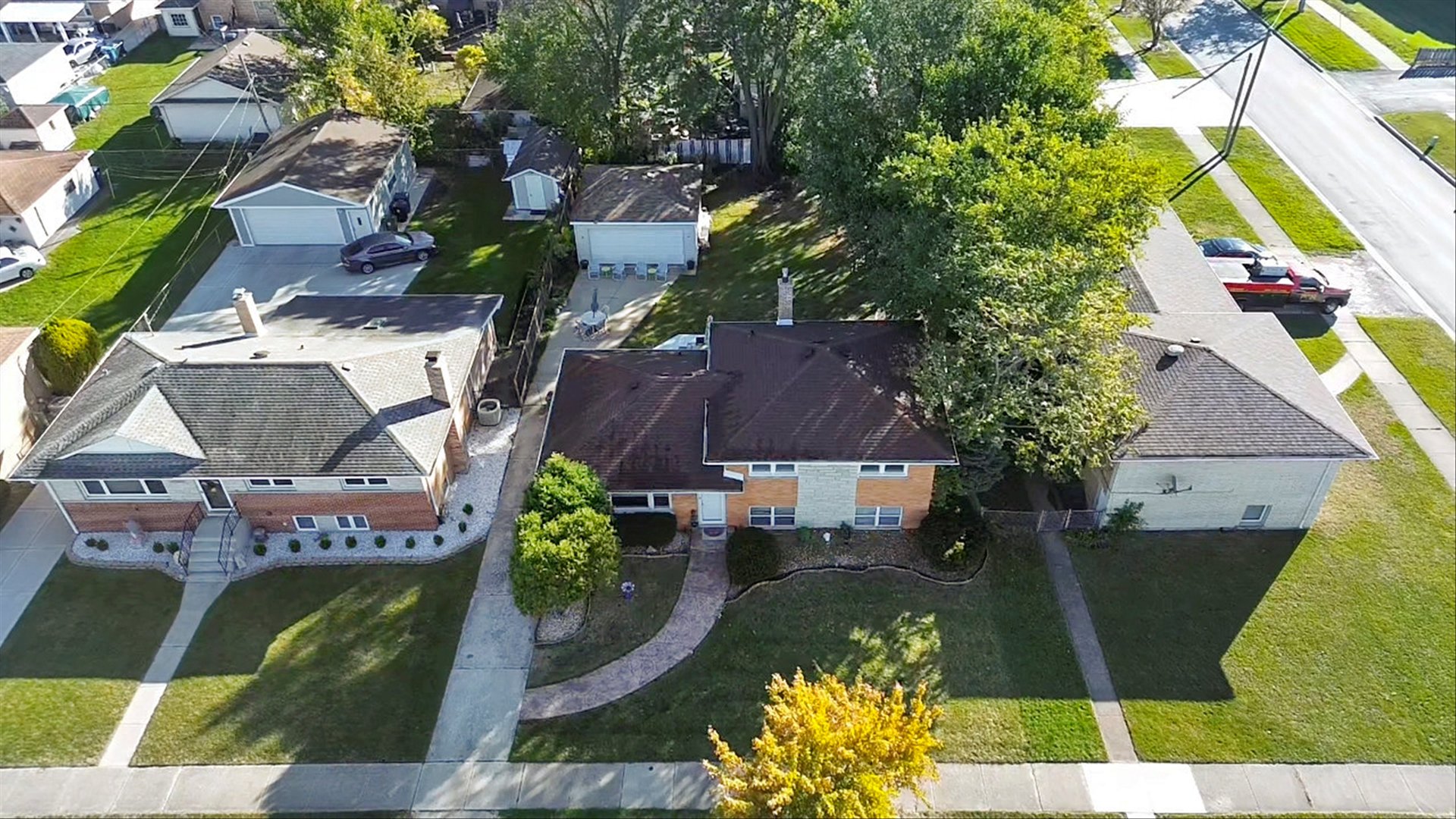 7749 South Octavia Avenue Bridgeview, IL 60455 - Photo 32 of 35 a view of a swimming pool with a patio