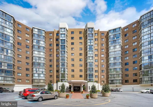 $235,000 | 15100 Interlachen Drive, Unit 1709, Silver Spring, MD 20906