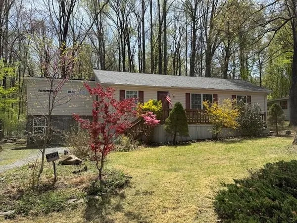 $299,900 | 1909 South Lakeshore Drive, Louisa, VA 23093