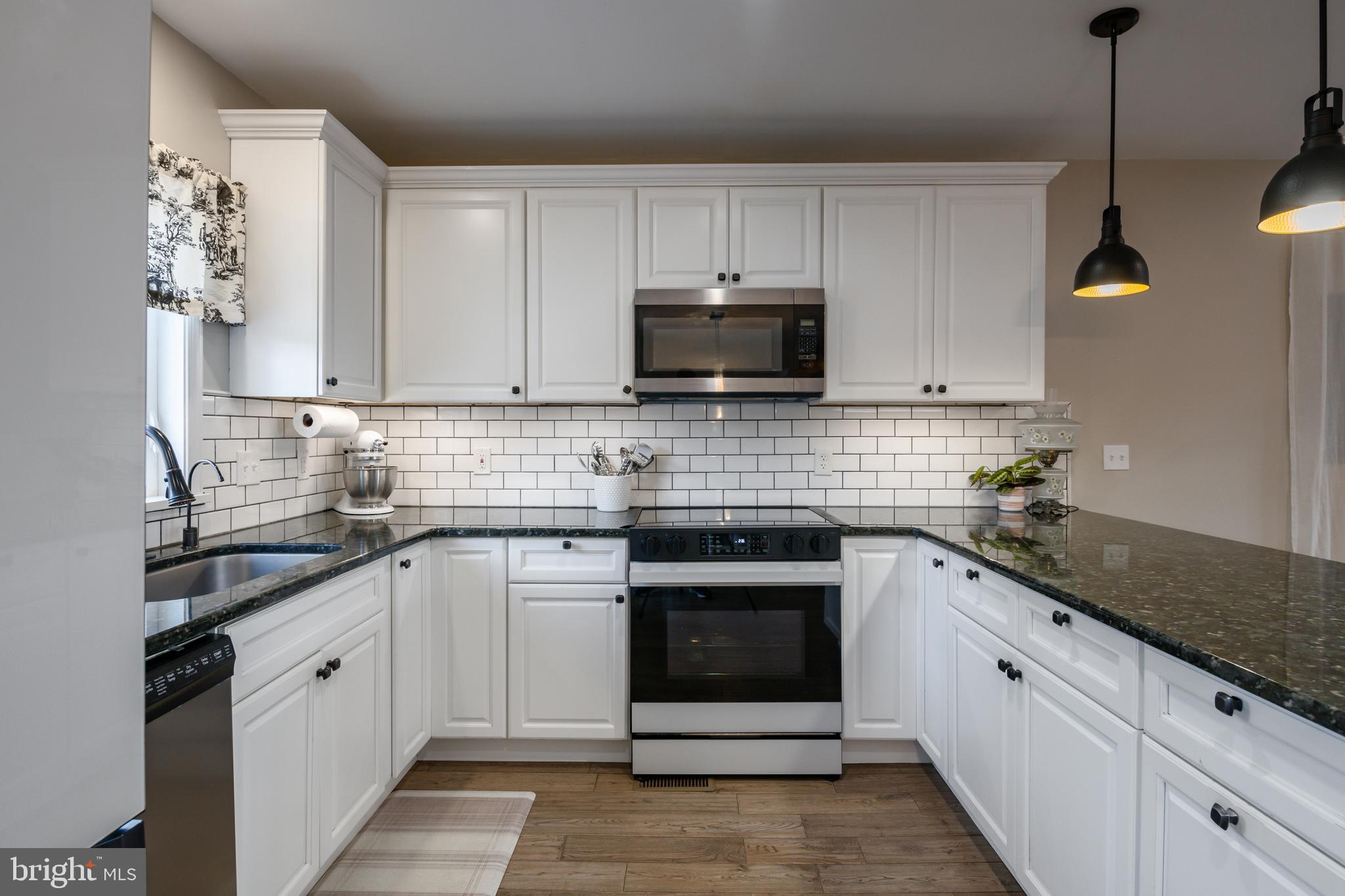 25 Langoma Road Elverson, PA 19520 - Photo 22 of 41 New kitchen as of 2017