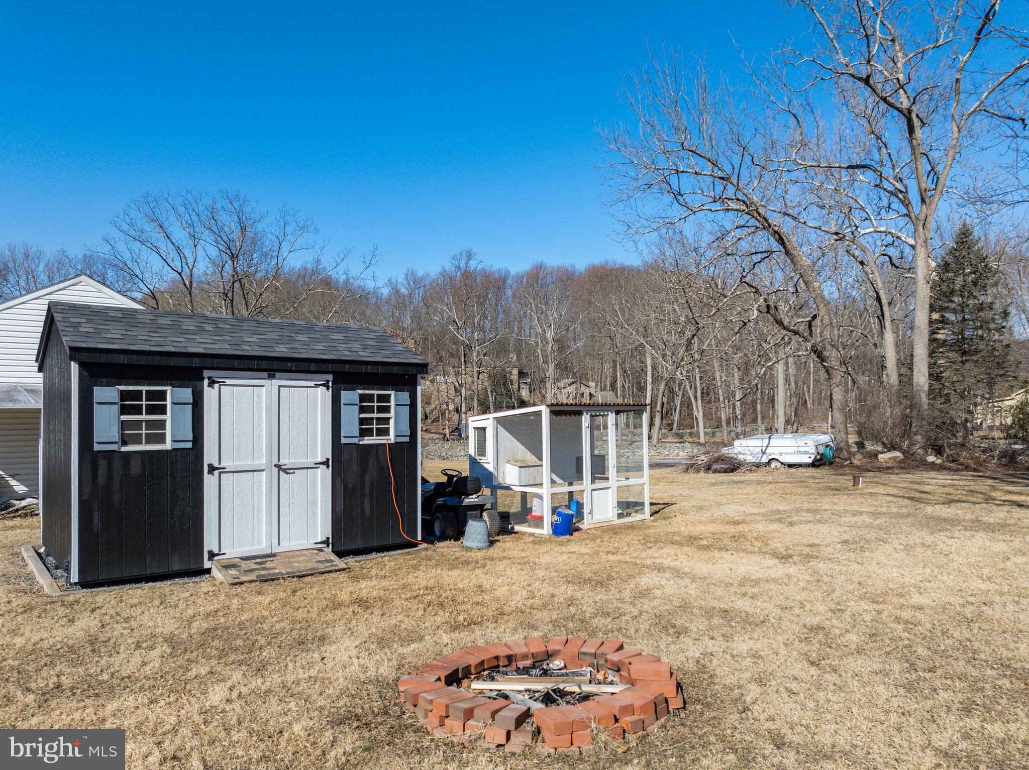 25 Langoma Road Elverson, PA 19520 - Photo 35 of 41 Shed included