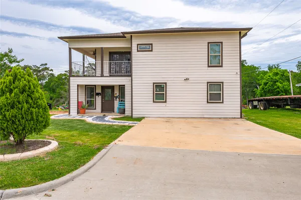 front view of house with a yard