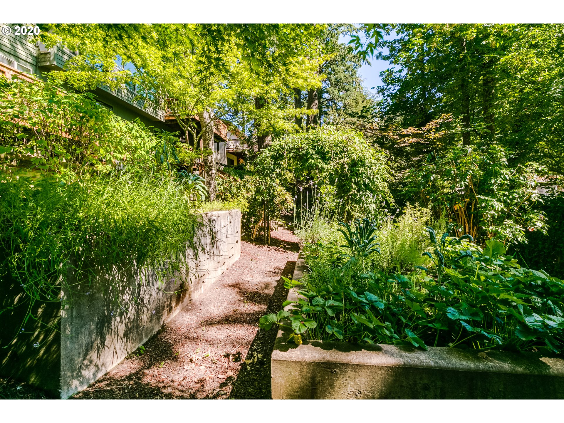 2880 Spring Boulevard Eugene, OR 97403 - Photo 31 of 32 Gallery Image 31