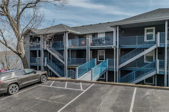 $319,000 | 288 Windsor Bay Drive, Unit 2B, Camdenton, MO 65020