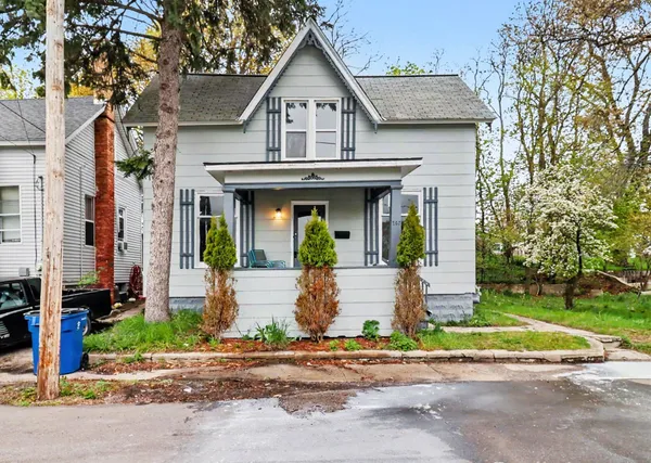 $249,000 | 280 6th Avenue, Manistee, MI 49660