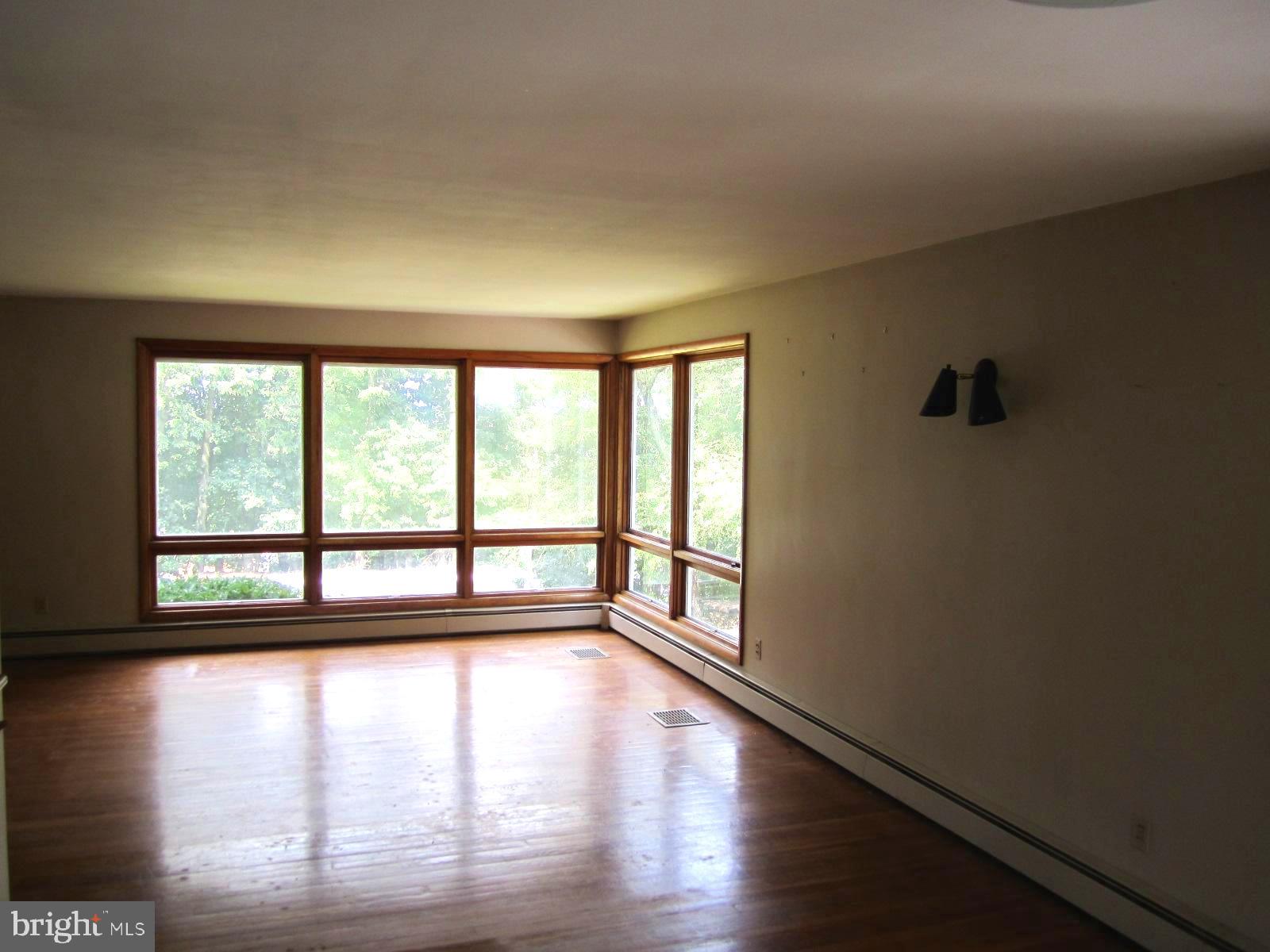 1219 Nissley Road Lancaster, PA 17601 - Photo 4 of 22 Gallery Image 4