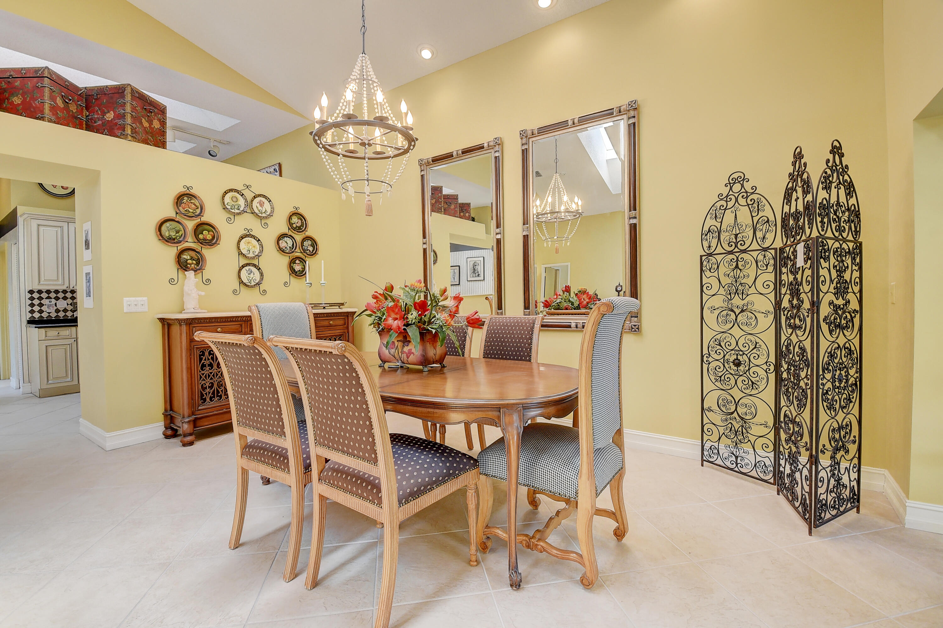20065 Waters Edge Drive, Unit 102 Boca Raton, FL 33434 - Photo 11 of 85 4 (9)
