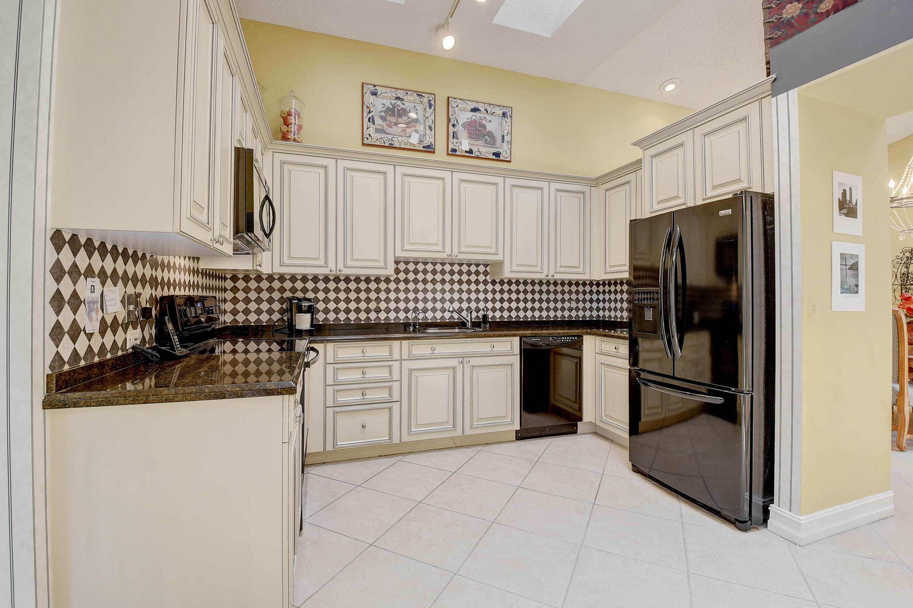 20065 Waters Edge Drive, Unit 102 Boca Raton, FL 33434 - Photo 17 of 85 4 (21)