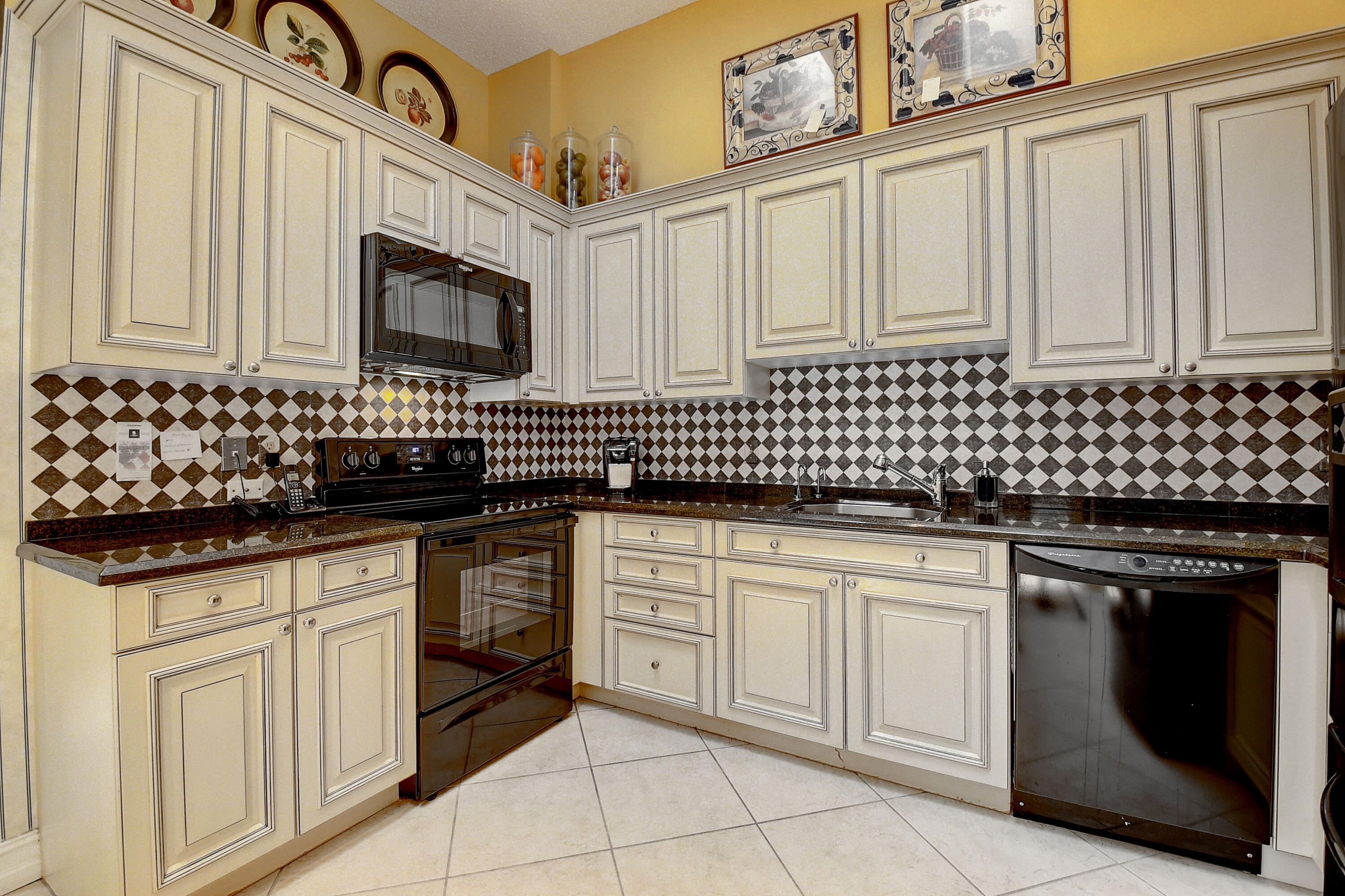 20065 Waters Edge Drive, Unit 102 Boca Raton, FL 33434 - Photo 18 of 85 4 (22)