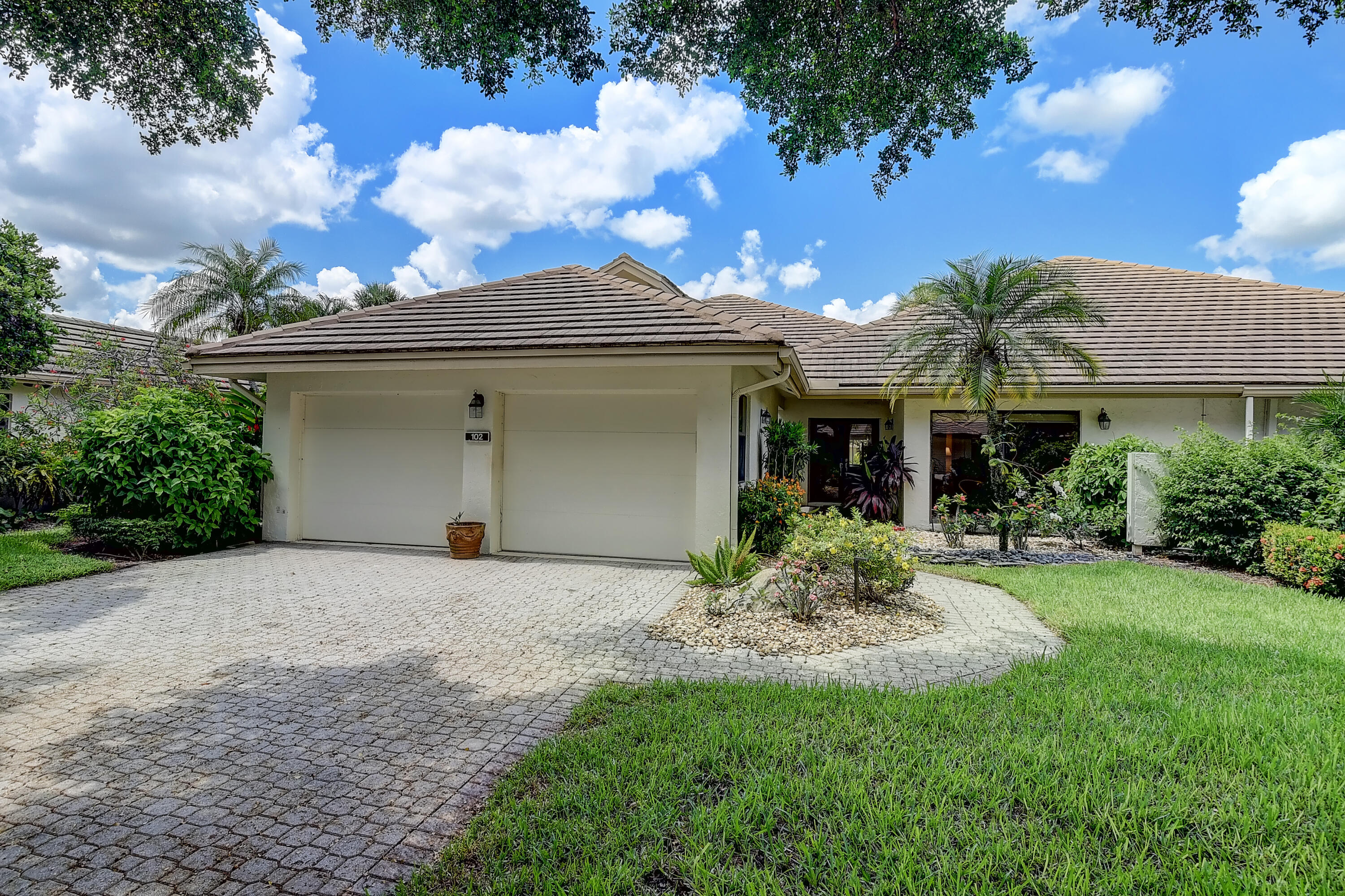 20065 Waters Edge Drive, Unit 102 Boca Raton, FL 33434 - Photo 2 of 85 4 (1)