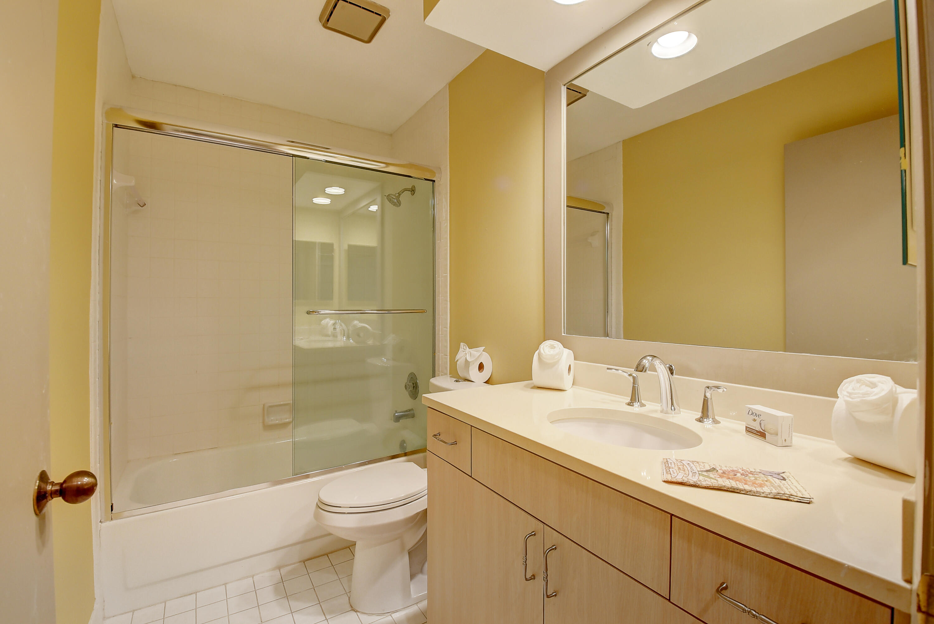 20065 Waters Edge Drive, Unit 102 Boca Raton, FL 33434 - Photo 30 of 85 4 (34)