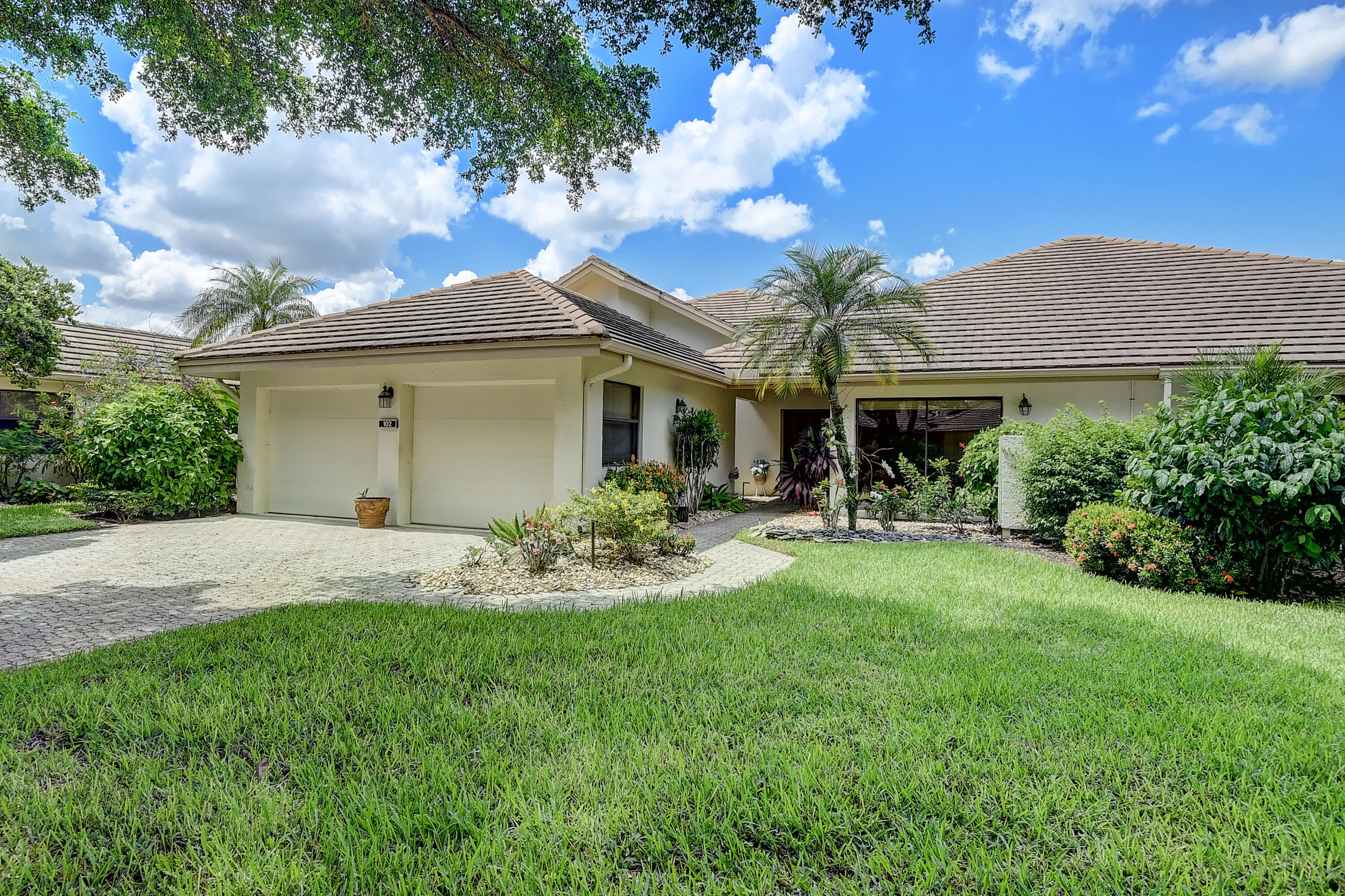 20065 Waters Edge Drive, Unit 102 Boca Raton, FL 33434 - Photo 3 of 85 4 (2)