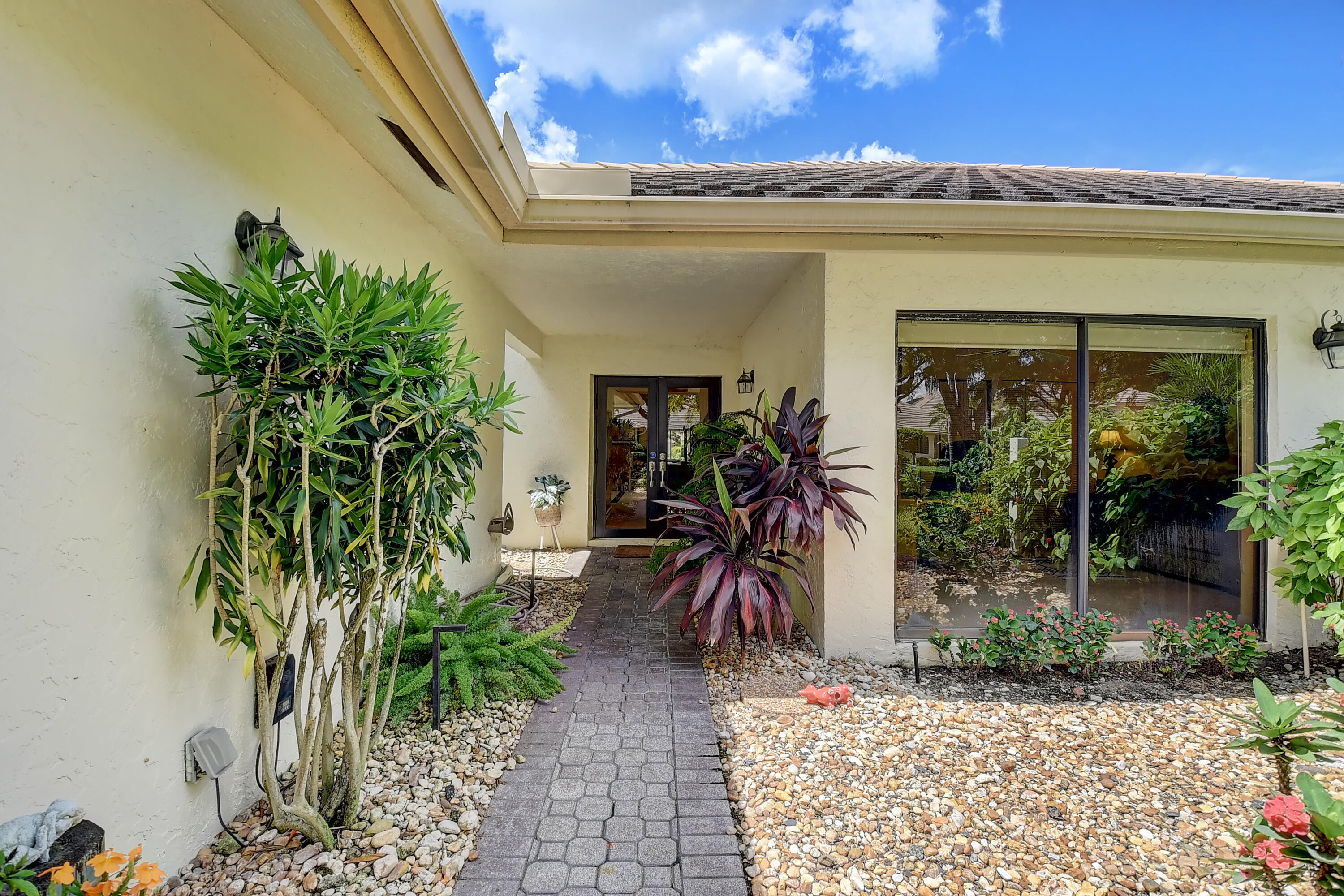 20065 Waters Edge Drive, Unit 102 Boca Raton, FL 33434 - Photo 5 of 85 4 (4)