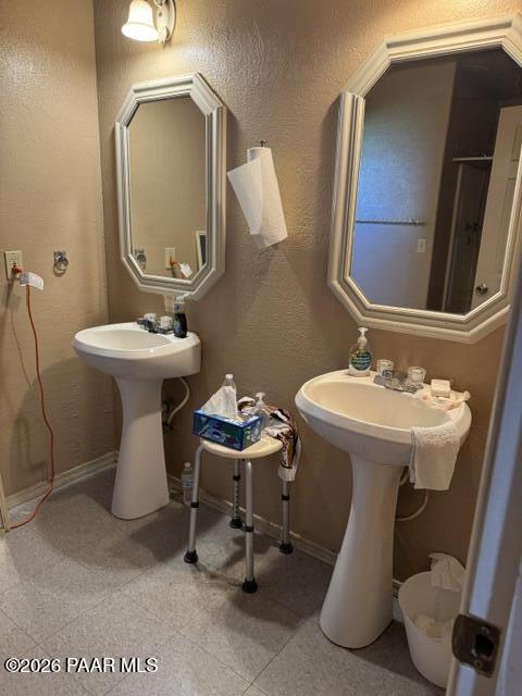 3800 West Rocky Road Paulden, AZ 86334 - Photo 10 of 25 Master bath1