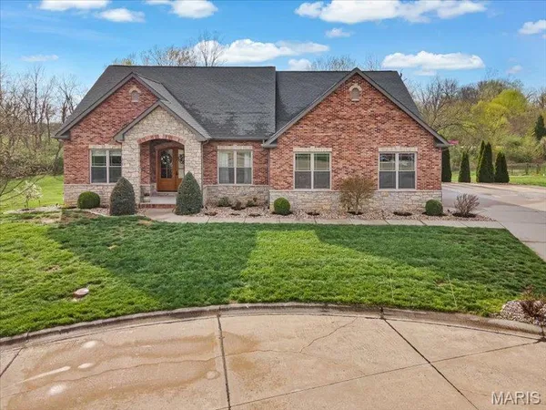 $695,000 | 219 Wyndridge Court, Belleville, IL 62226