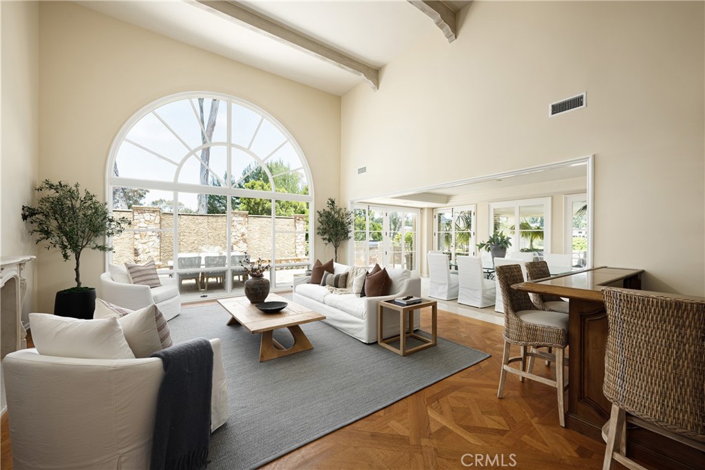 4 Rue Grand Ducal Newport Beach, CA 92660 - Photo 2 of 38