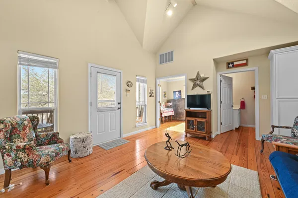 $750,000 | 24415 Singleton Bend East, Marble Falls, TX 78654