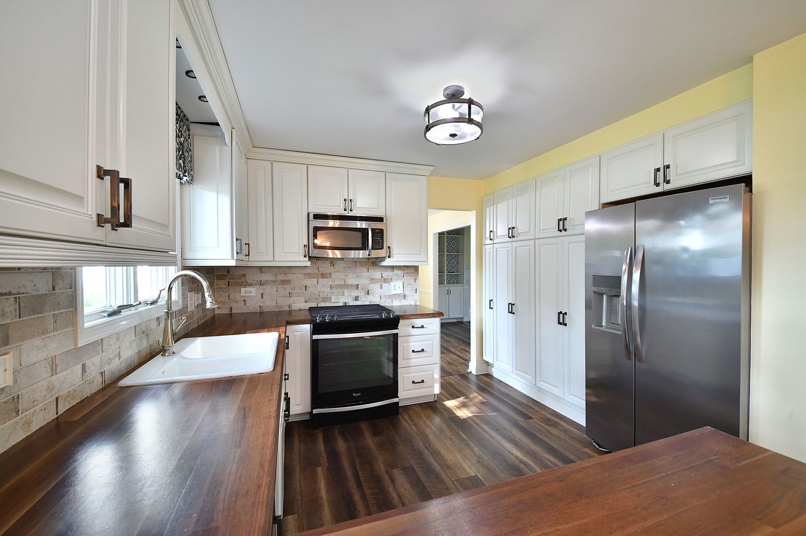 848 Rocksbury Court Batavia, IL 60510 - Photo 9 of 30 Gallery Image 9