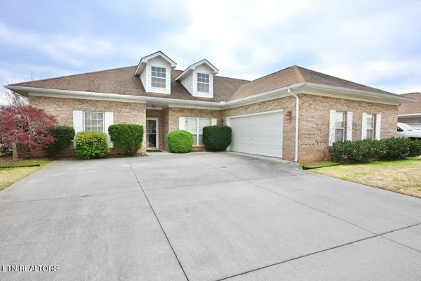 $419,900 | 258 Royal Oaks Drive, Maryville, TN 37801