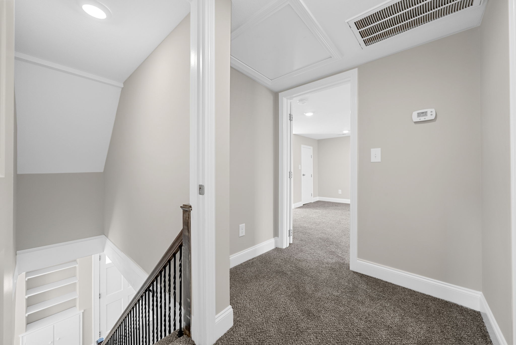 2021 Powell Road Clarksville, TN 37043 - Photo 19 of 31 a view of a hallway with entryway