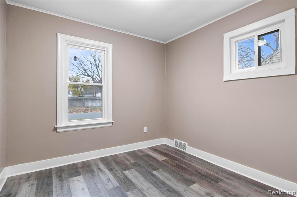 154 Stratford Road Ferndale, MI 48220 - Photo 13 of 29