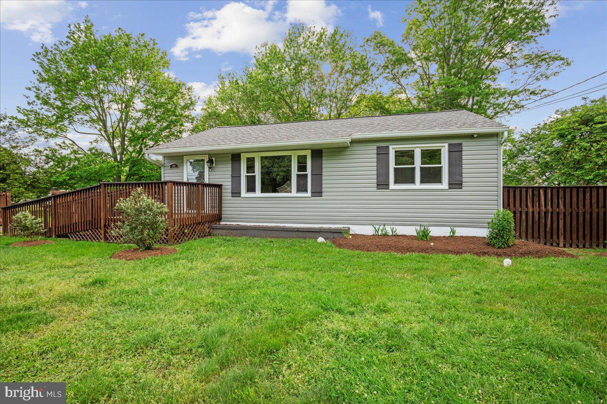743 Masons Beach Road Deale, MD 20751 - Photo 5 of 39 Single level and low maintenance.
