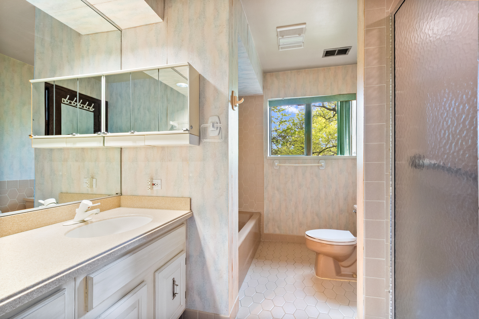 75 Boardwalk Place, Unit 203 Park Ridge, IL 60068 - Photo 15 of 24